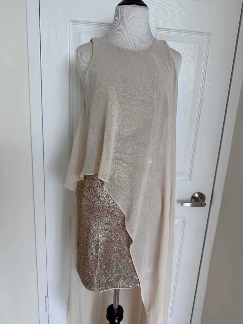 BEBE Champagne Sequin Chiffon Overlay Dress Size Small Wedding Guest Cocktail Fo - Picture 3 of 9
